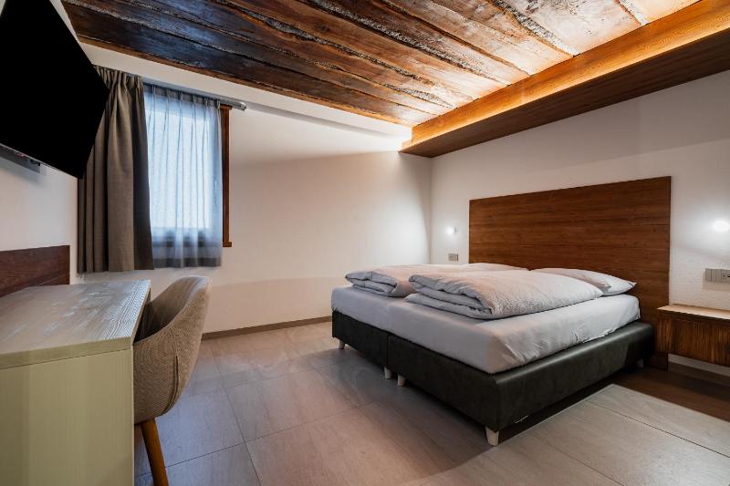 Three-Bedroom Chalet image 4