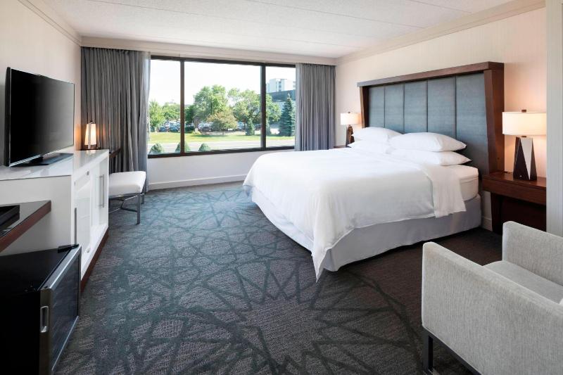 Sheraton Bloomington Hotel - image 21