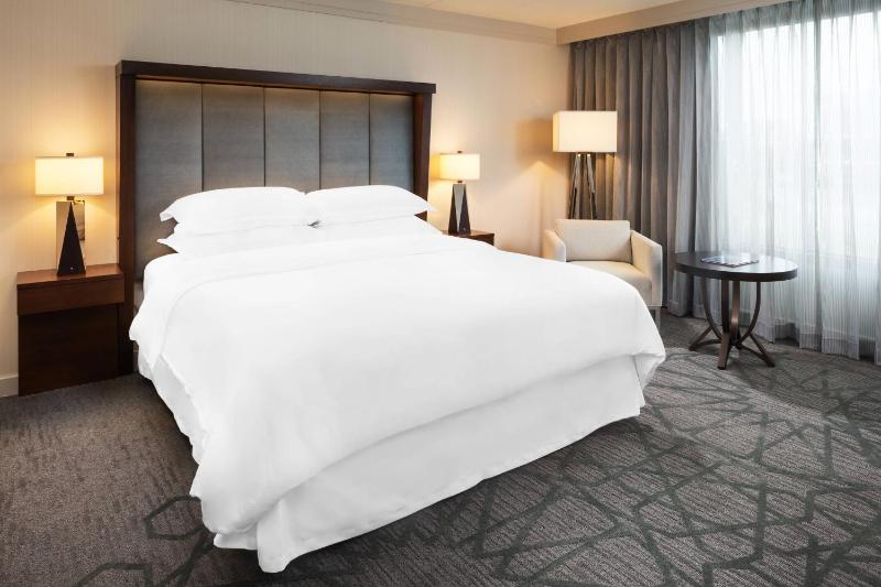 Sheraton Bloomington Hotel - image 10
