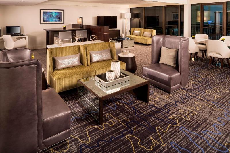 Sheraton Bloomington Hotel - image 12