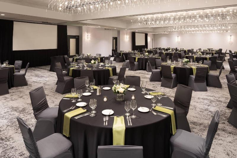 Sheraton Bloomington Hotel - image 11