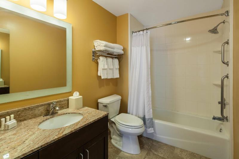 Two-Bedroom Suite image 4