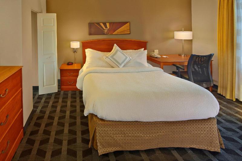 Two-Bedroom Suite image 4