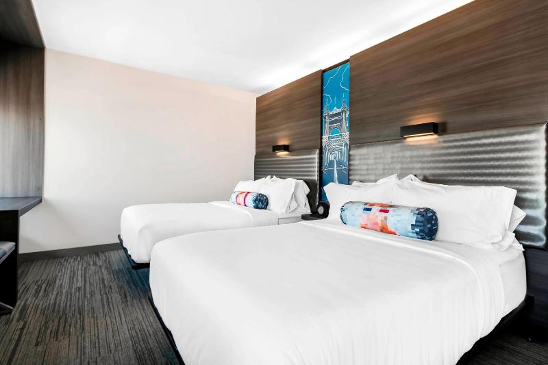 Aloft, Guest room, 2 Queen image 3
