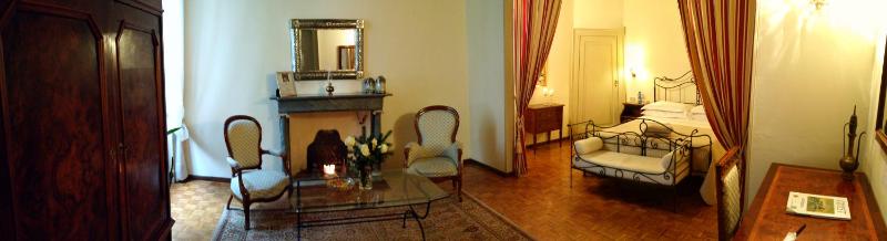 One-Bedroom King Suite image 3