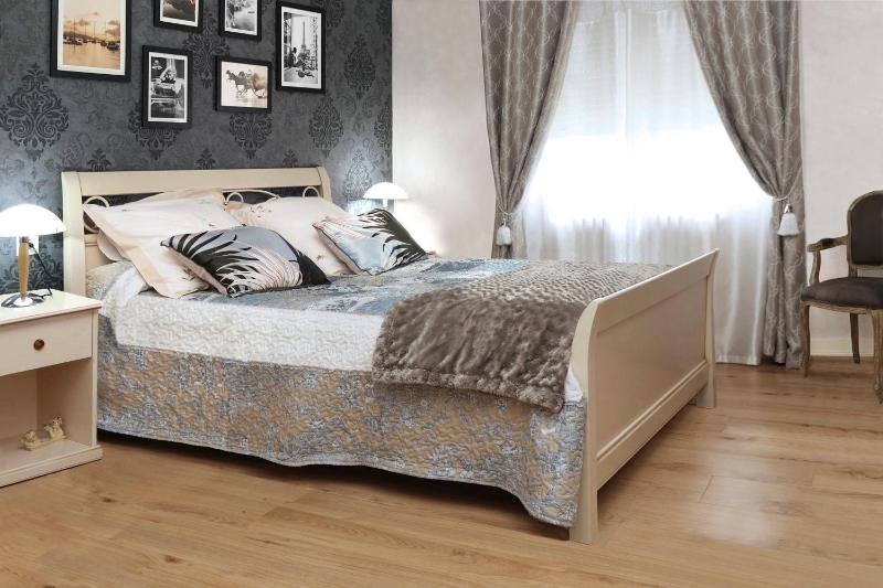 Deluxe Double Room image 2
