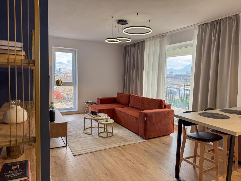 Cozy Cityscape Bluewood Modern & Cozy premium Apt - image 1
