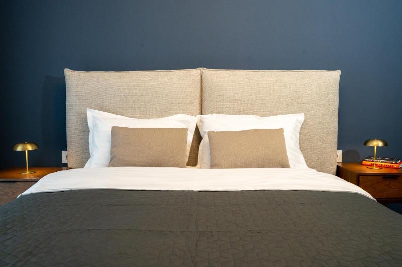 Cozy Cityscape Bluewood Modern & Cozy premium Apt - image 14
