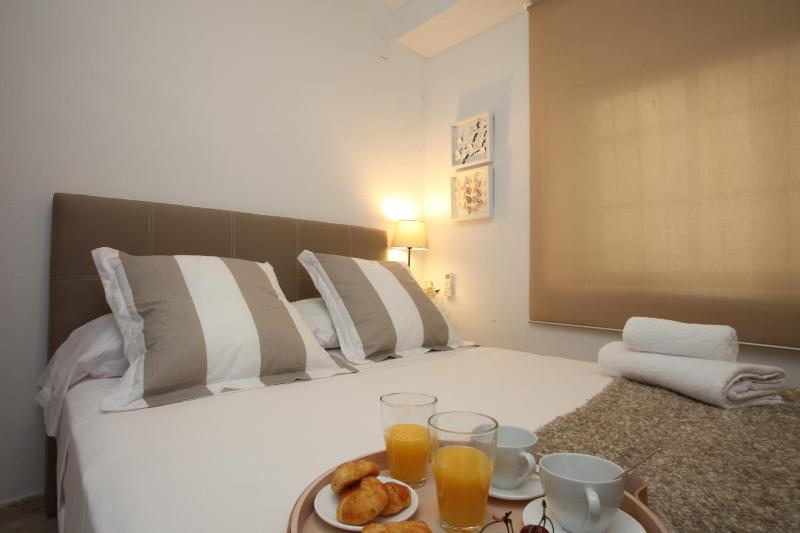 Poeta Llombart Apartment - image 12