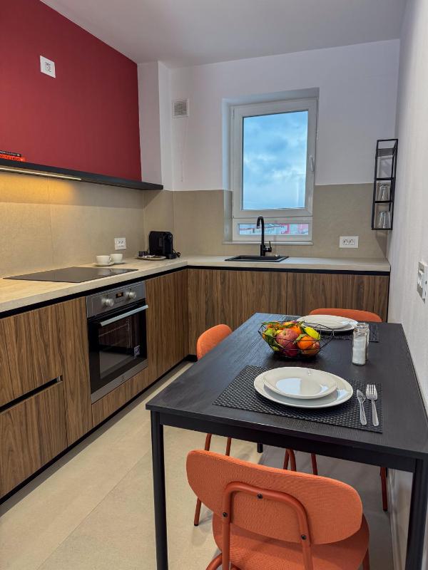 Cozy Velvet Noir Modern & Luxury Apt Parking - image 16
