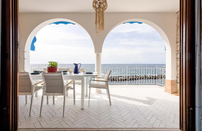 AMORE RENTALS - Villa Marti - image 11