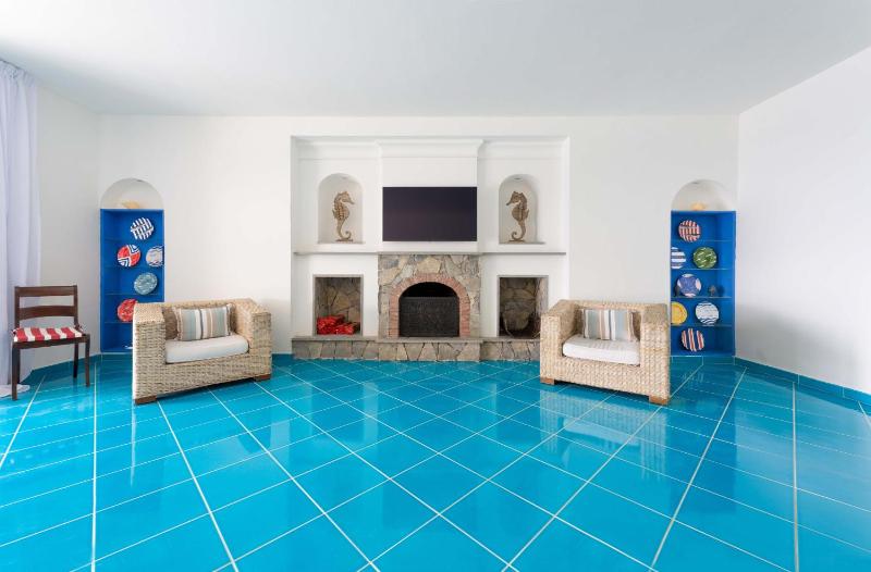 AMORE RENTALS - Villa Marti - image 15