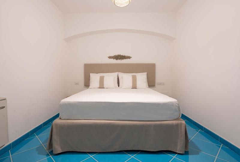 AMORE RENTALS - Villa Marti - image 26