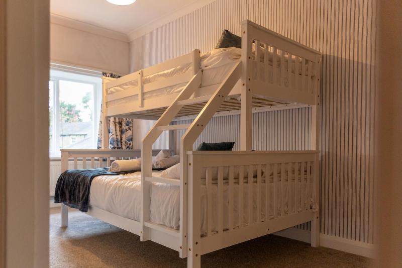 Three-Bedroom House (Lower Buck Cottage) (No Pets) image 4