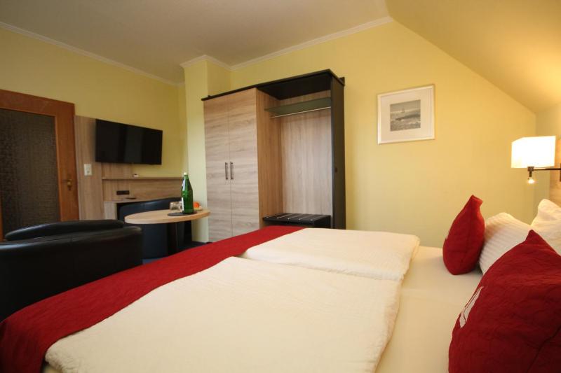 Double Room image 1