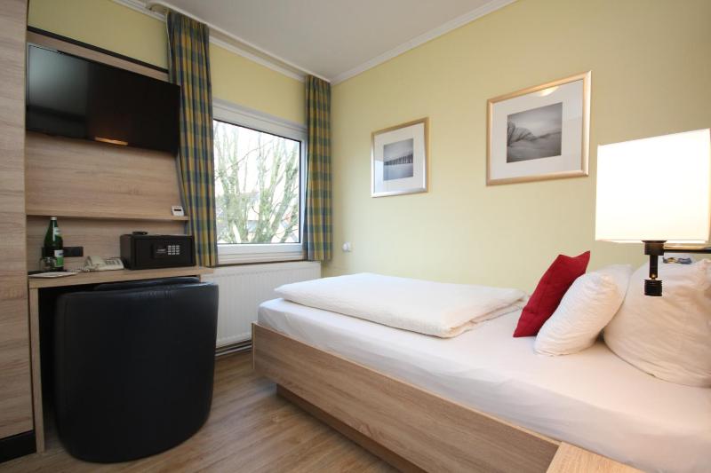 Single Room image 1