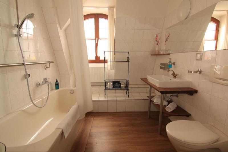 Double Room image 3