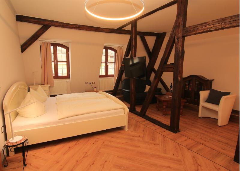 Double Room image 2