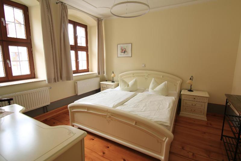 Family Room image 3