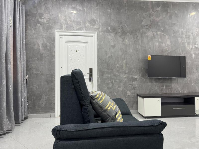 Anns Luxurious Apartments 3 - image 4