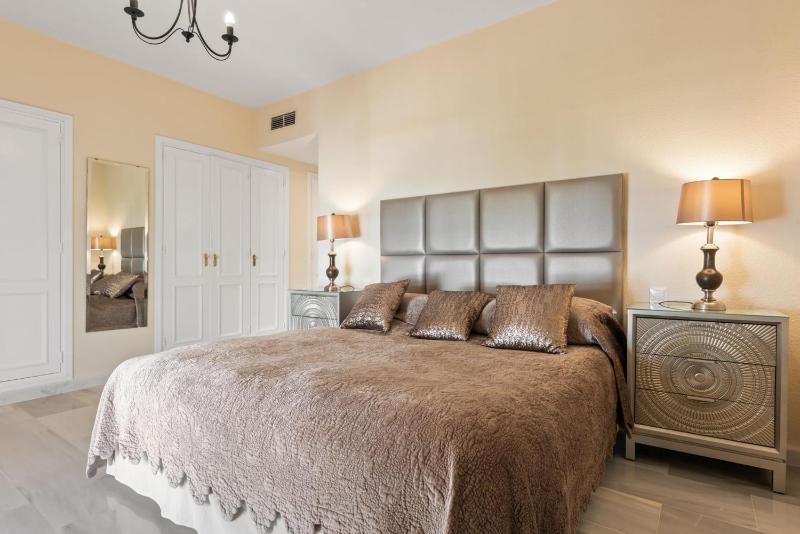 Beachside Puerto Banus Stunning Apartment 212 - image 26