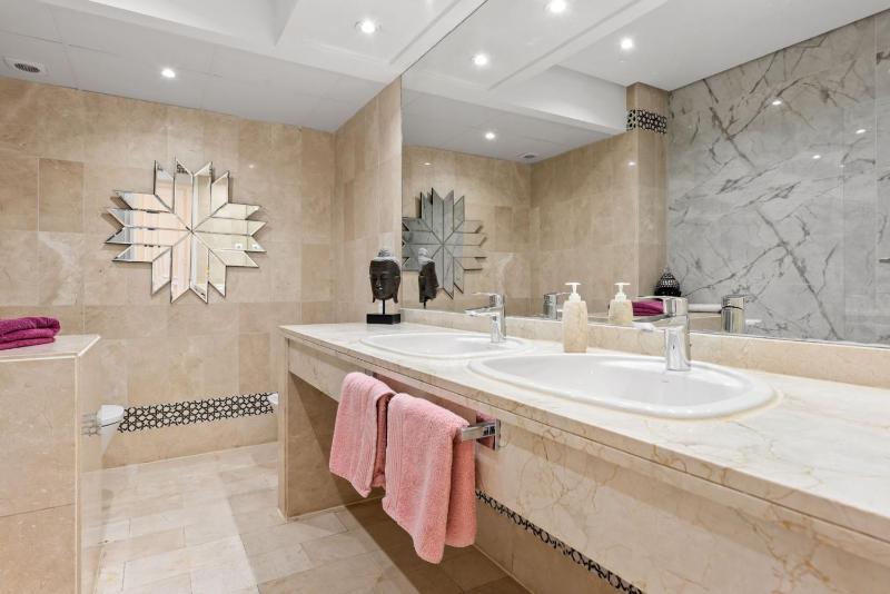 Beachside Puerto Banus Stunning Apartment 212 - image 32