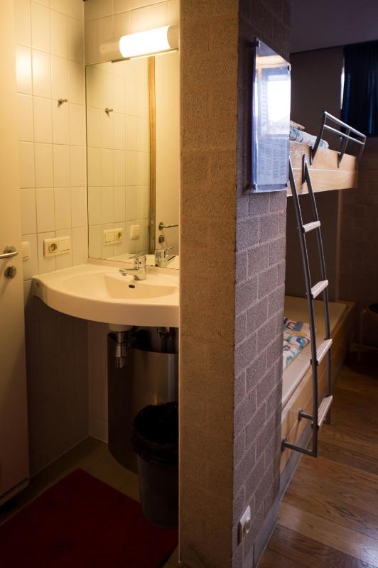 Single Bed in 4-Bed Male Dormitory Room image 3