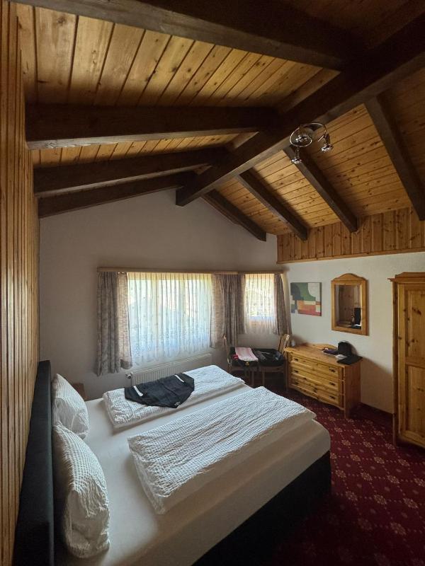 Family Room image 1