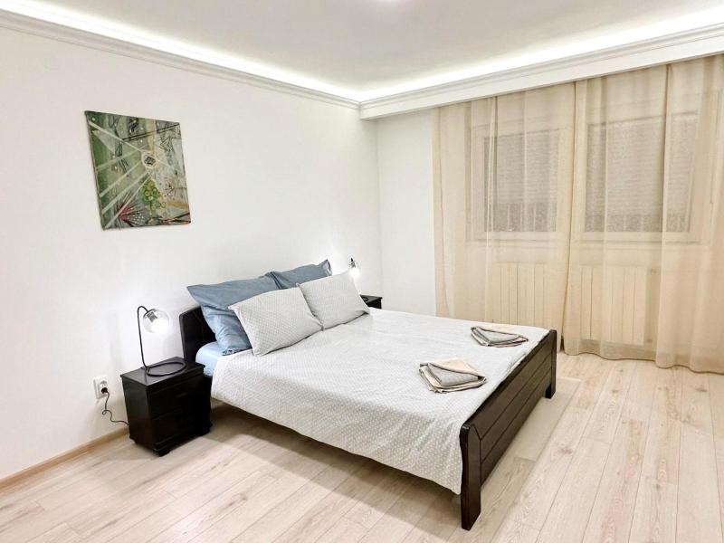 Modern Central Apartments RENOVATED - image 13