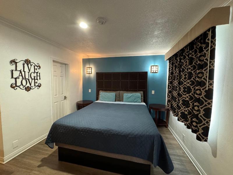 King Room image 2