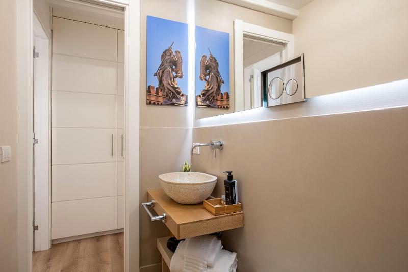 Deluxe Double Room image 4