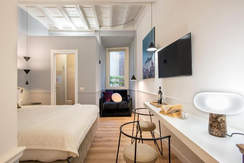 Double Room with Extra Bed image 1
