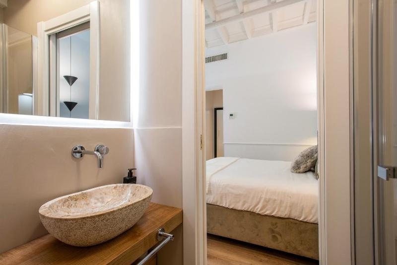 Double Room with Extra Bed image 4