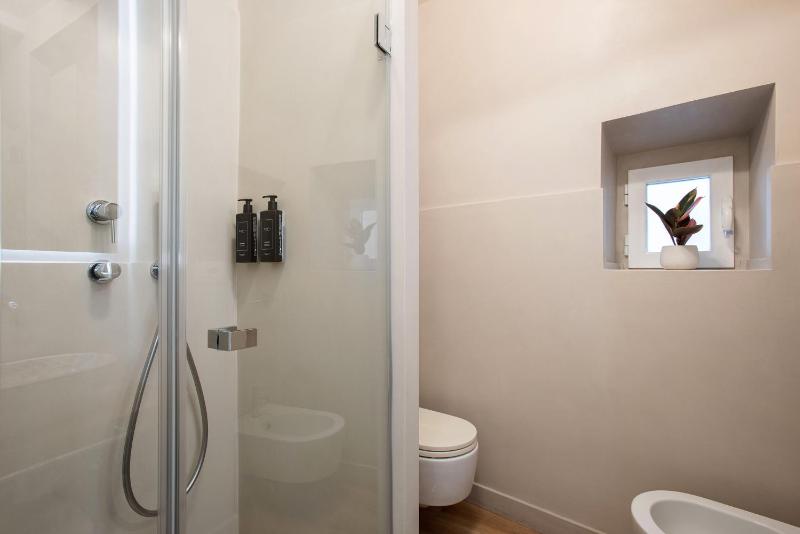 Double Room with Extra Bed image 3