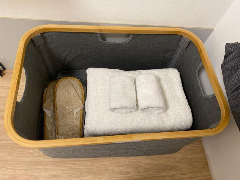 Deluxe Room with Street View - with Shared Bathroom image 2