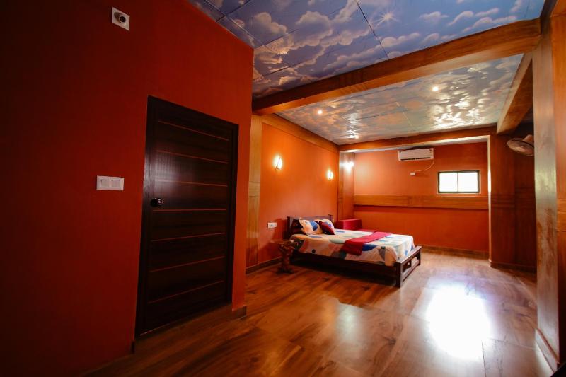 Beehive staycations - image 38