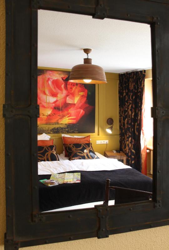 Hotel Roses - image 5