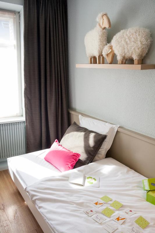 Single Room image 3