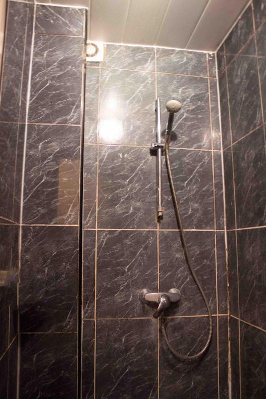 Standard Double Room with Shared Bathroom image 3