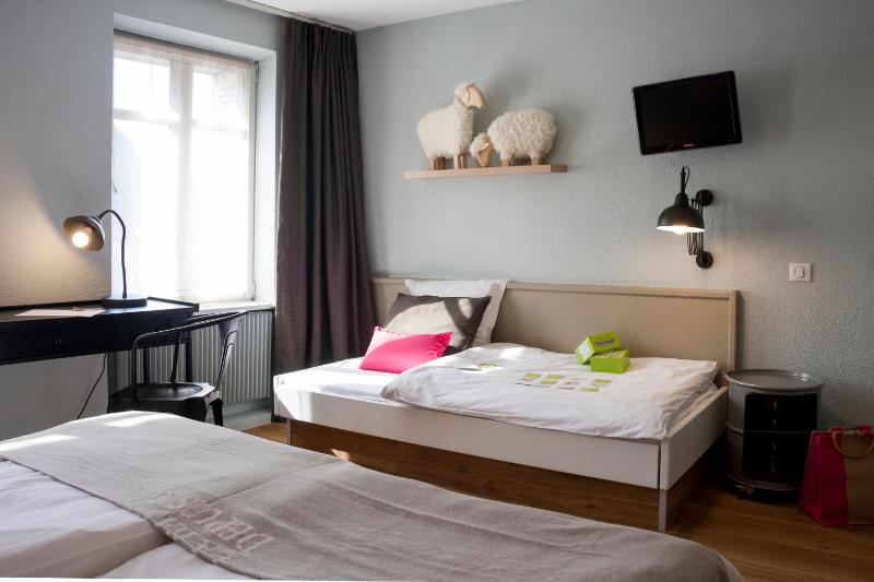 Hotel Roses - image 4
