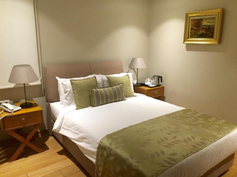 Standard Double Room image 2