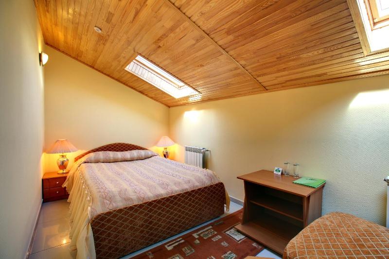 Budget Double Room image 4