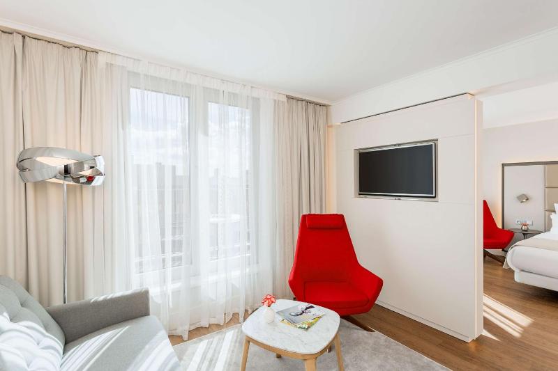 Family Room with Terrace (2 Adults + 2 Children) image 4