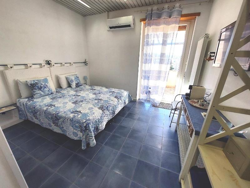 Deluxe Double or Twin Room with Balcony image 3