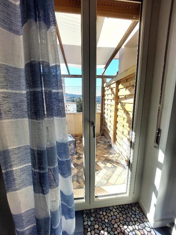 Deluxe Double or Twin Room with Balcony image 2