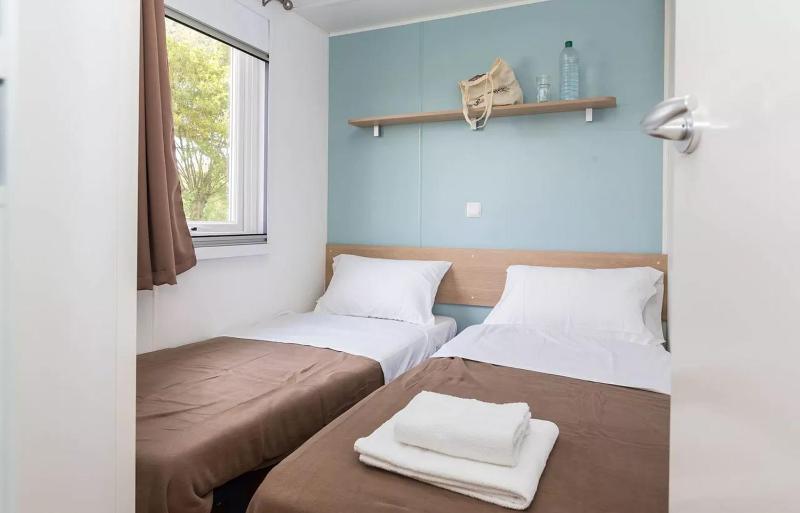 Standard Mobile Home with Sea View (4 Adults) image 3