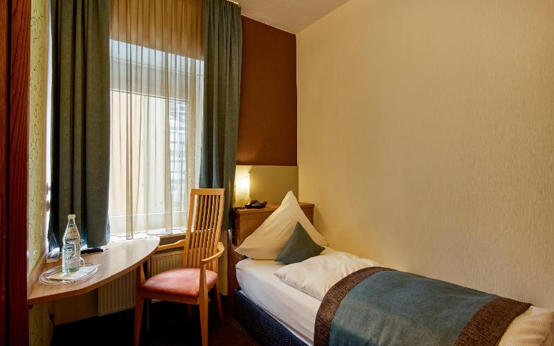 Single Room image 1