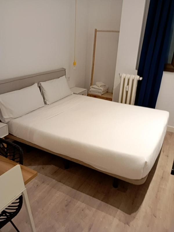 Budget Double Room image 3