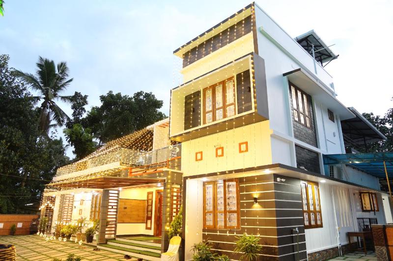 Luxury Villa - image 18
