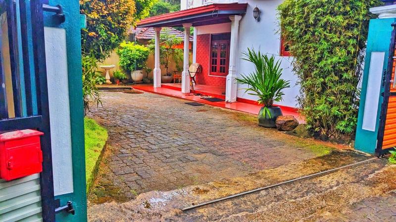 Stylish Escape House-Walk to Beach Vacation Rental Hikkaduwa - image 1